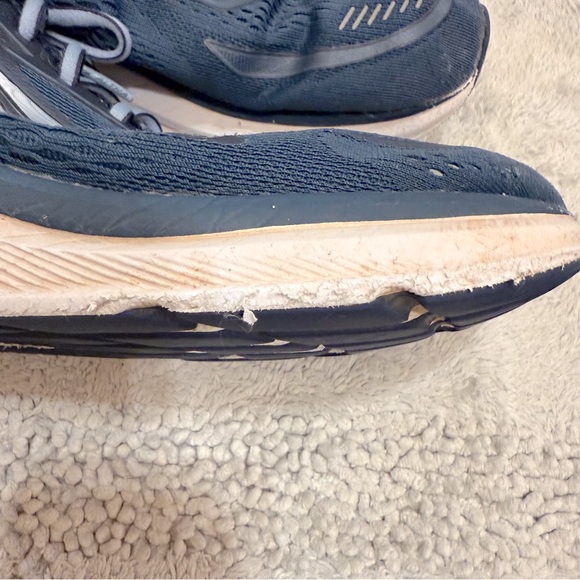 Altra Sneakers - Picture 8 of 10